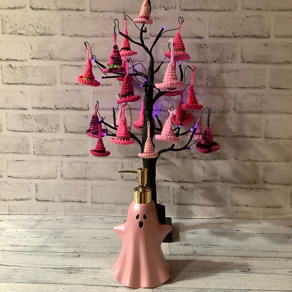 KASSADECOR Pink Ghost Soap Dispenser